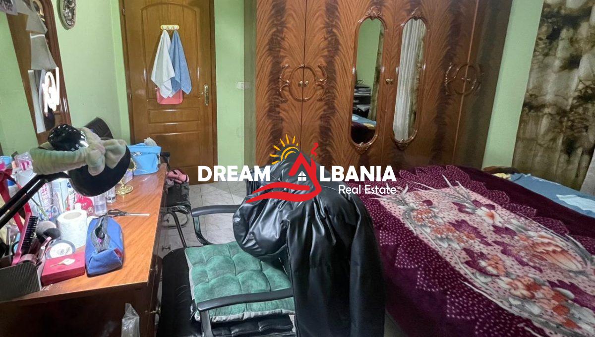 shitet-apartament-me-hipoteke-shkolla-e-bashkuar-okazion (2)