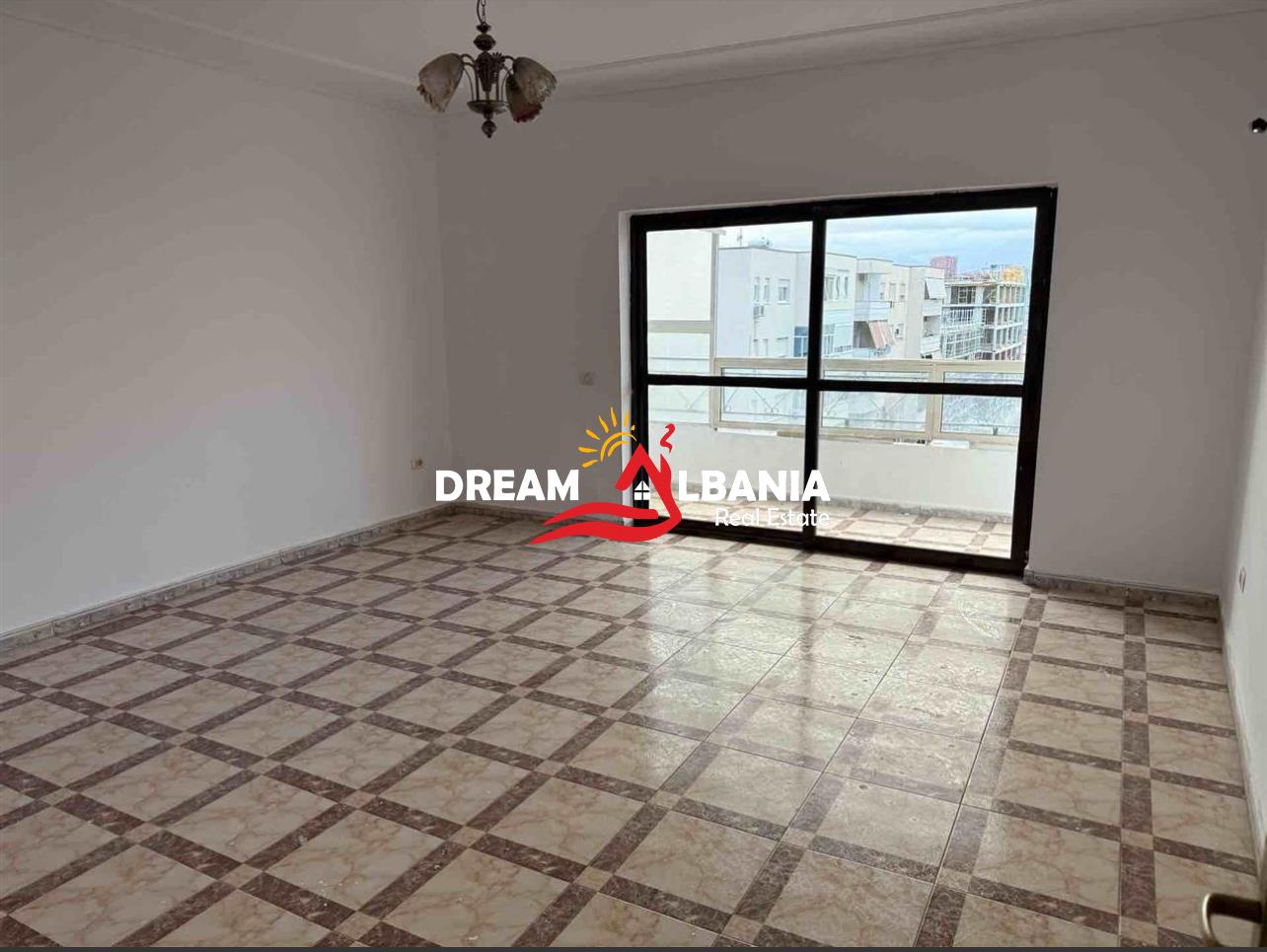 Appartamento 3+1+2 in vendita nel comune di Parigi (ID 4131444)