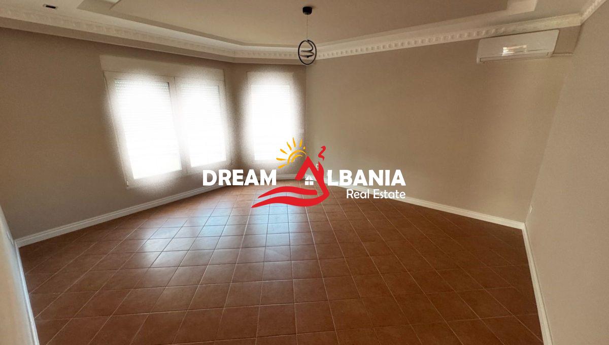 WhatsApp Image 2025-04-28 at 17.43.05 (1)