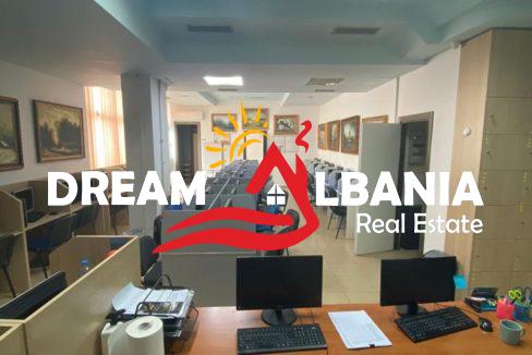 Ambient Komercial ne shitje ambasada amerikane (3)