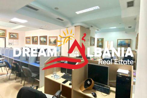 Ambient Komercial ne shitje ambasada amerikane (4)