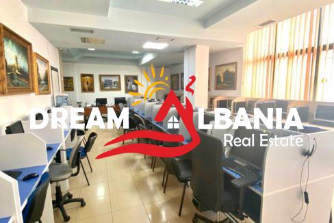 Ambient Komercial ne shitje ambasada amerikane (5)