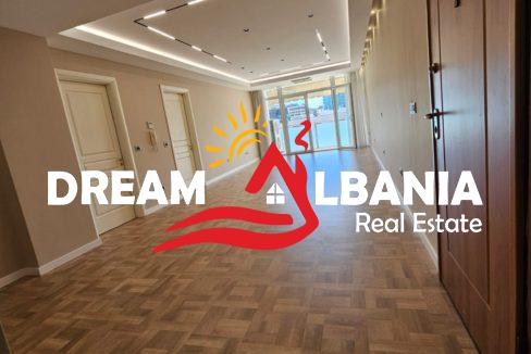 Jepet me qera ambient biznesi 3+1+post parkimi i perfshire ne Bllok prane Coin (ID 4231453) (12)