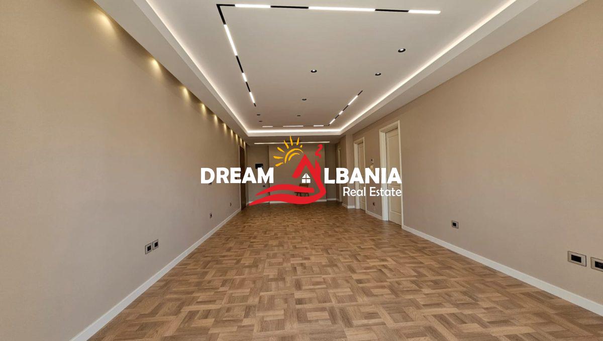 Jepet me qera ambient biznesi 3+1+post parkimi i perfshire ne Bllok prane Coin (ID 4231453) (6)