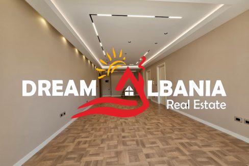 Jepet me qera ambient biznesi 3+1+post parkimi i perfshire ne Bllok prane Coin (ID 4231453) (6)