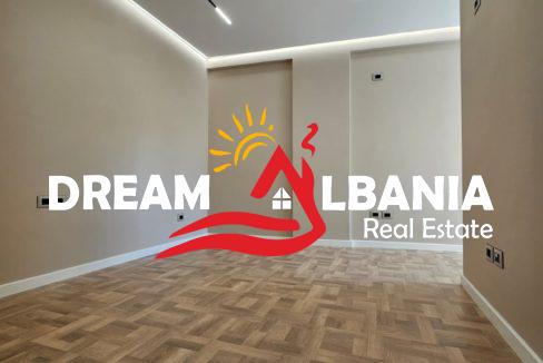 Jepet me qera ambient biznesi 3+1+post parkimi i perfshire ne Bllok prane Coin (ID 4231453) (8)