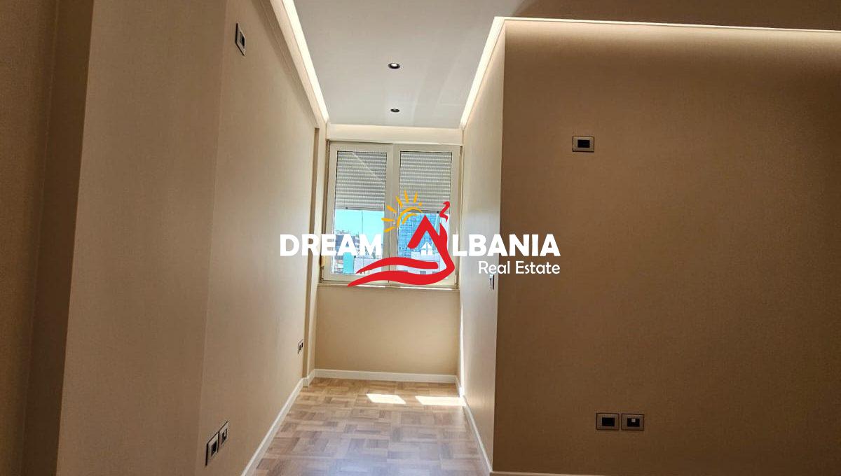 Jepet me qera ambient biznesi 3+1+post parkimi i perfshire ne Bllok prane Coin (ID 4231453) (9)