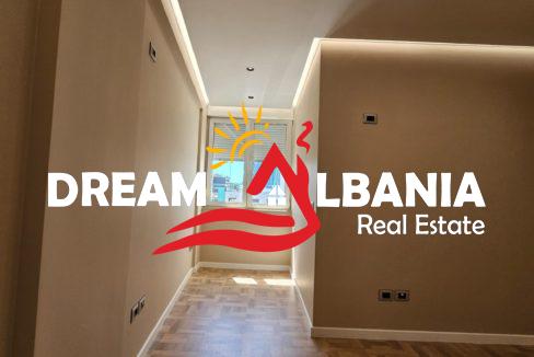 Jepet me qera ambient biznesi 3+1+post parkimi i perfshire ne Bllok prane Coin (ID 4231453) (9)