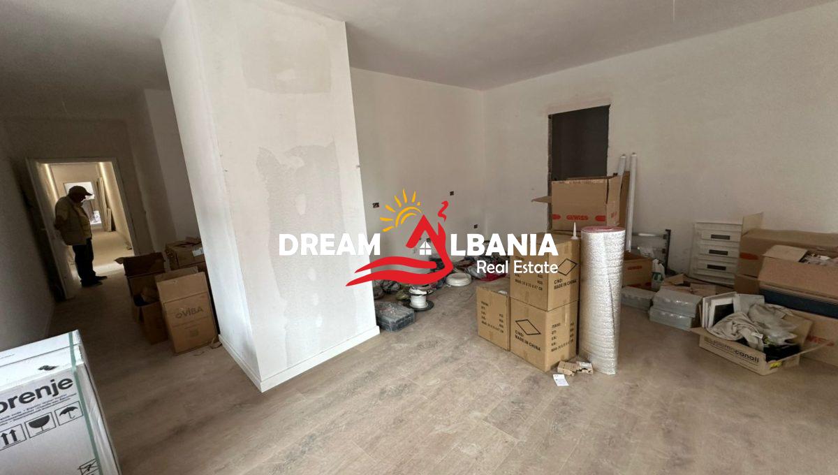 Shitet apartament 2+1+2 ne Rr.Qemal Stafa, prane Shkolles se Kuqe, Tirane ( ID 41211833) (10)