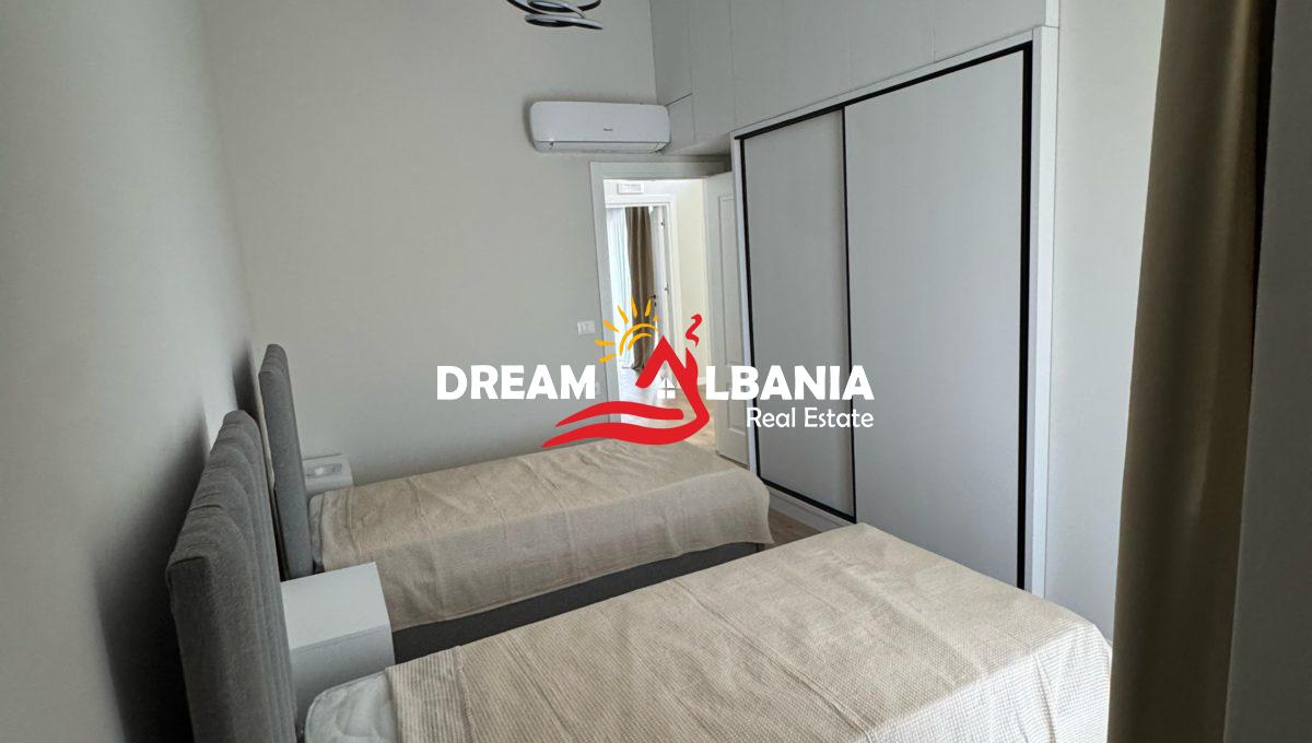 afdb72bb-a600-40a7-8337-f42532f024af