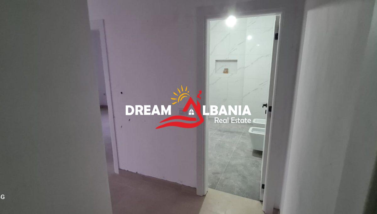 Ambient biznesi me qera shkolla qera (1)