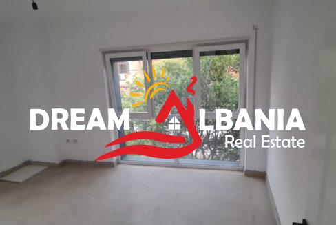 Ambient biznesi me qera shkolla qera (2)