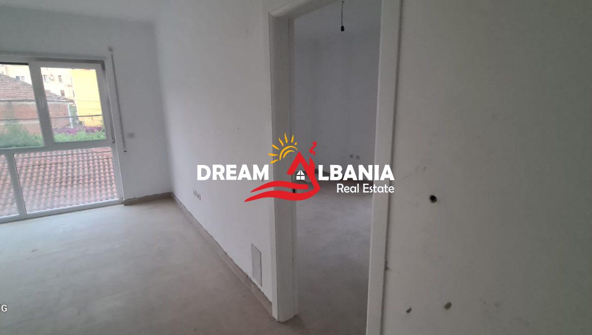 Ambient biznesi me qera shkolla qera (3)