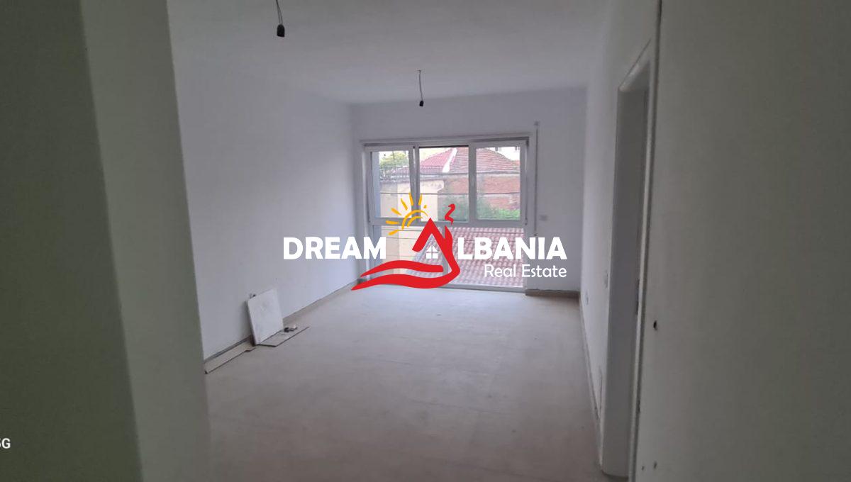 Ambient biznesi me qera shkolla qera (4)