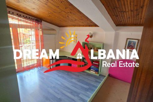 Dublex me Qera Rruga e Barikadave (11)