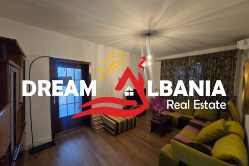 Dublex me Qera Rruga e Barikadave (12)