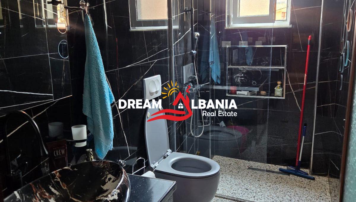 Dublex me Qera Rruga e Barikadave (14)