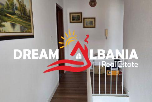 Dublex me Qera Rruga e Barikadave (16)