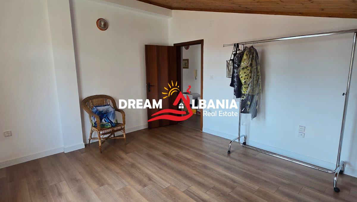 Dublex me Qera Rruga e Barikadave (20)