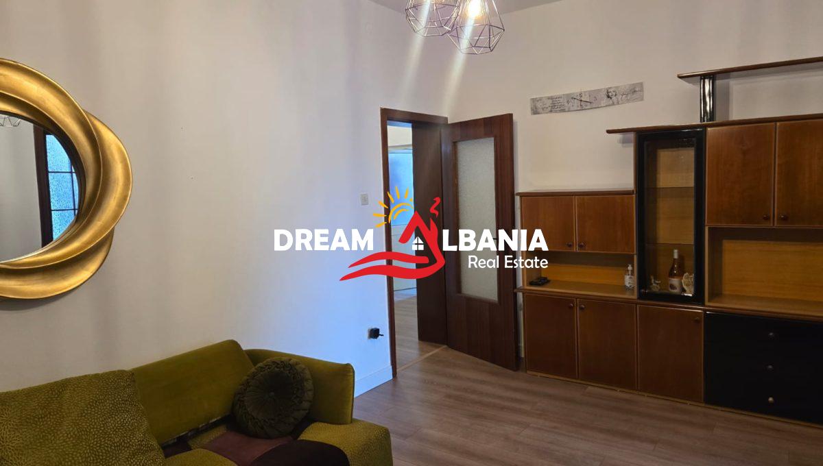 Dublex me Qera Rruga e Barikadave (5)