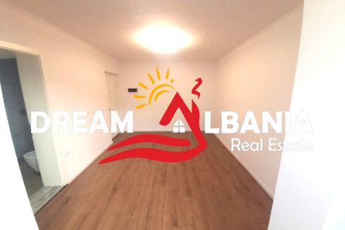 Garsoniere ne shitje myslym shyri (1)