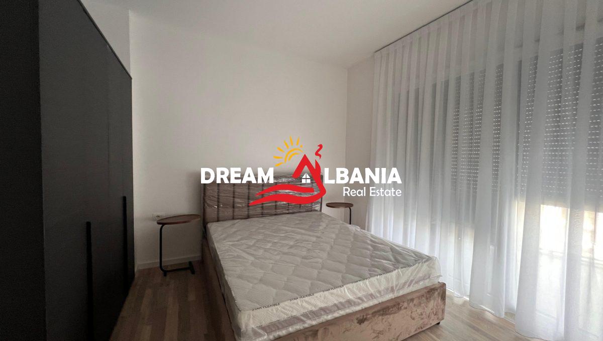 Jepet me qera apartament 2+1+2+verande ne Bulevardin e Ri prane Kompleksit Marga (ID 4229452)