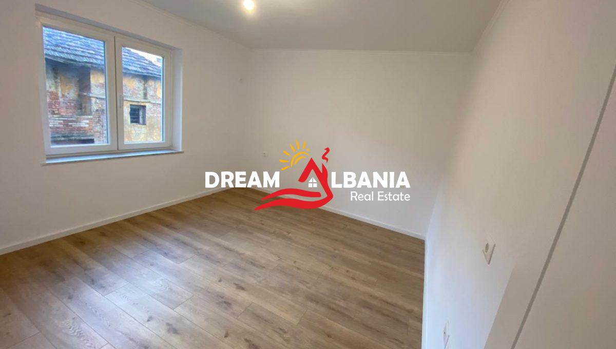 ambient biznesi me qera rruga e durresit (4)