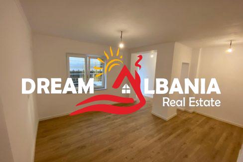 ambient biznesi me qera rruga e durresit (6)