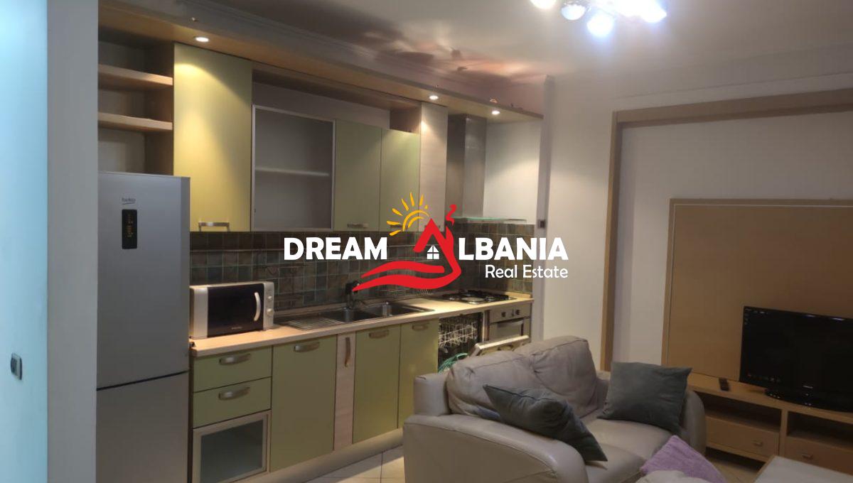 Jepet me qera apartament 2+1 ne rrugen Ferit Xhajko prane tregut te Medresese (ID ) (1)