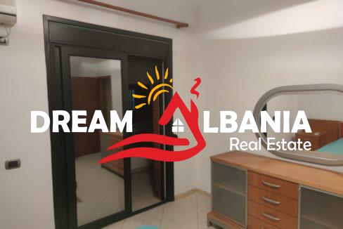 Jepet me qera apartament 2+1 ne rrugen Ferit Xhajko prane tregut te Medresese (ID ) (10)