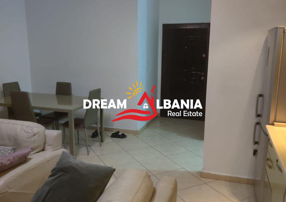 Jepet me qera apartament 2+1 ne rrugen Ferit Xhajko prane tregut te Medresese (ID ) (2)
