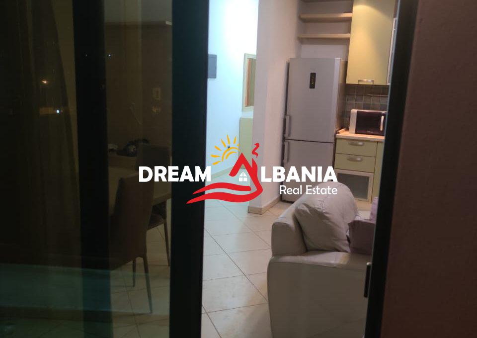 Jepet me qera apartament 2+1 ne rrugen Ferit Xhajko prane tregut te Medresese (ID ) (9)