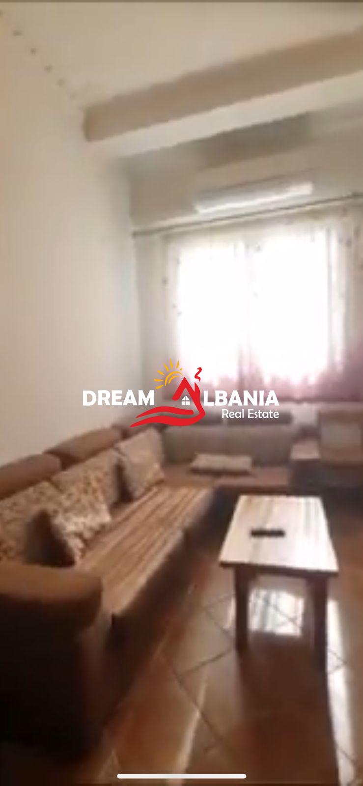 Elçilik Bloğu yakınında, Kavaje caddesi yakınında kiralık 1+1 daire (ID 4211897).