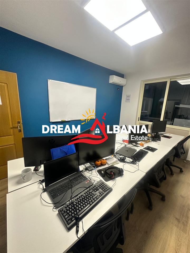 Ufficio in affitto in Brigada VIII Street, Block (ID 42611387)