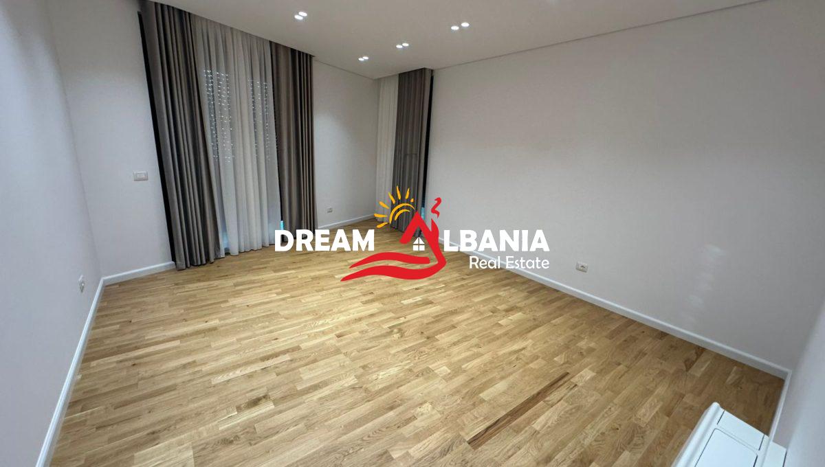 jepet me qera vile prane teg 4251430 (28)