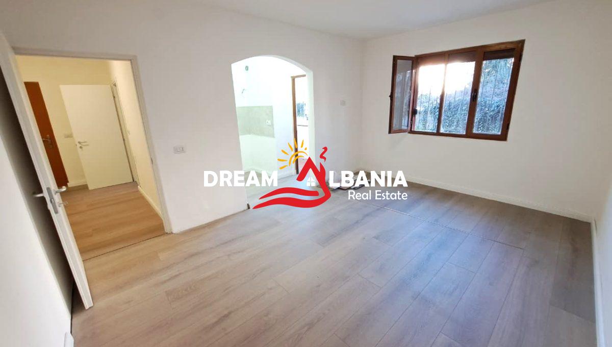 Apartament 1+1 ne shitje ne kombinat (5)