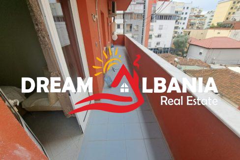 Apartament 2+1 me qera rruga e kavajes (1)