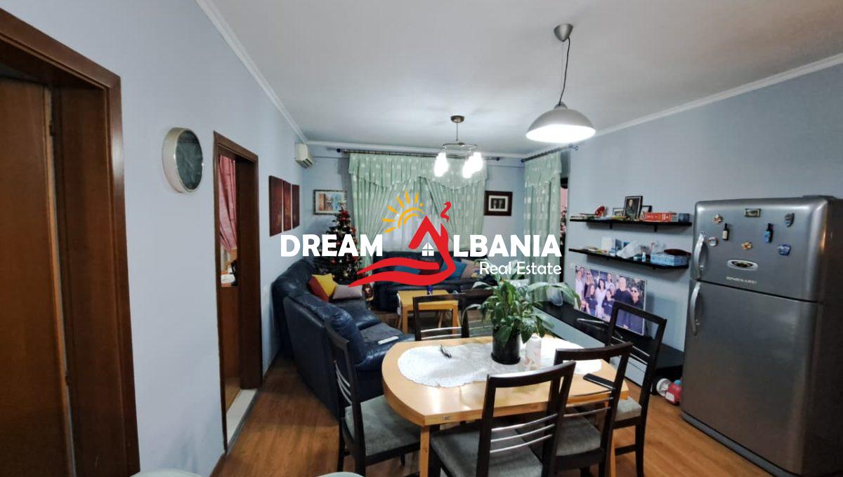 apartament 3+1 ne shitje rruga e kosovareve (1)