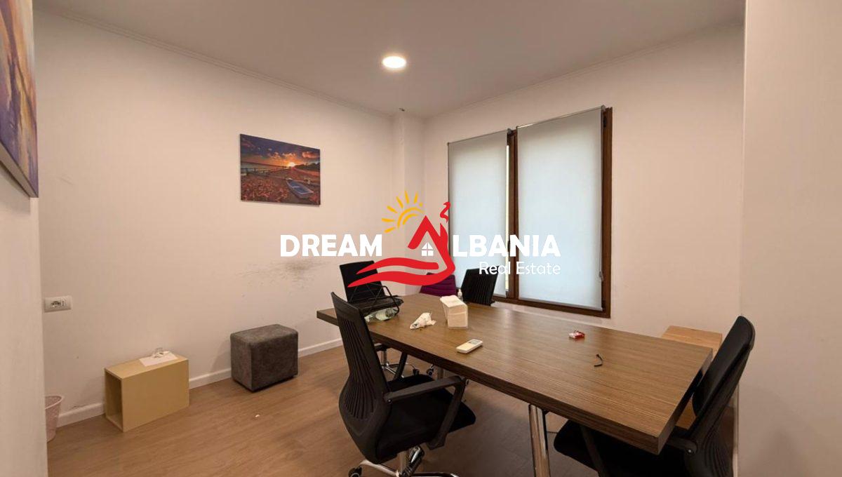 Ambient Biznesi me qera hilton (1)