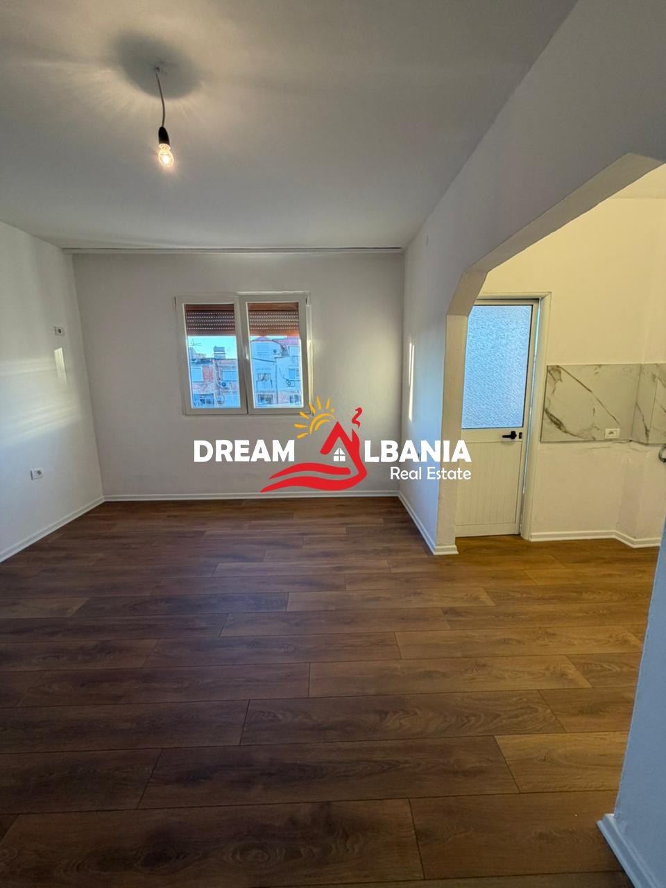 1+1 apartment for sale on Kongresi i Manastirit street, Oxhak intersection (ID 4119468)