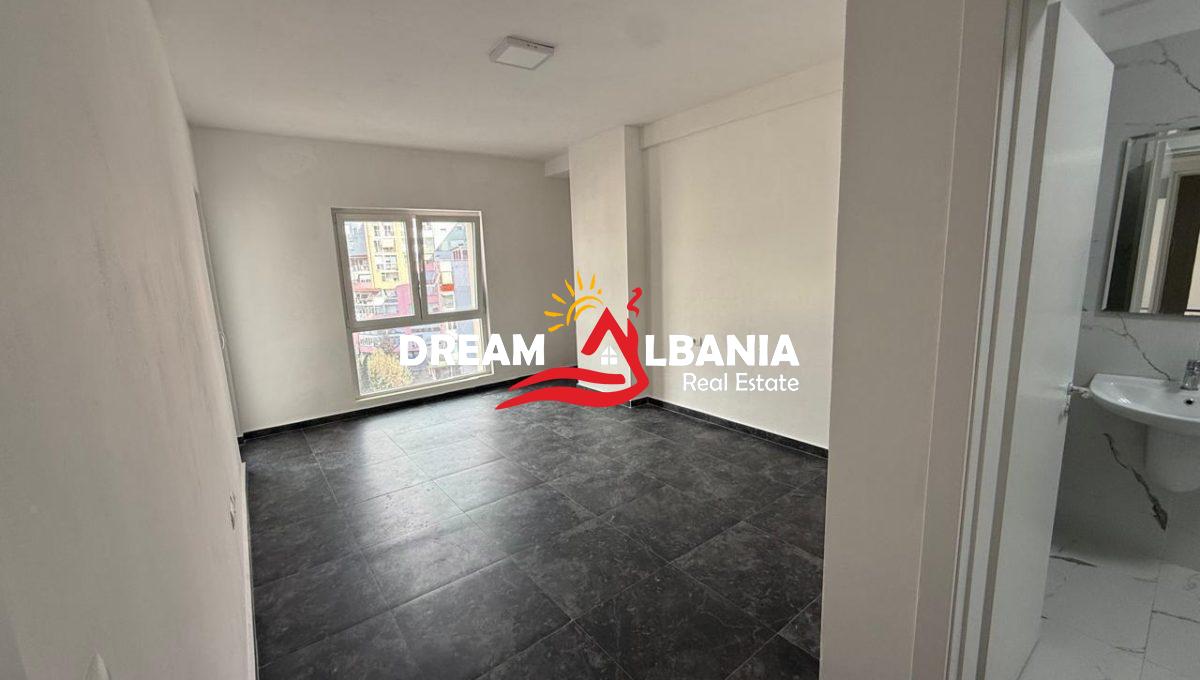 Zogu i zi Aparmtnet (4)