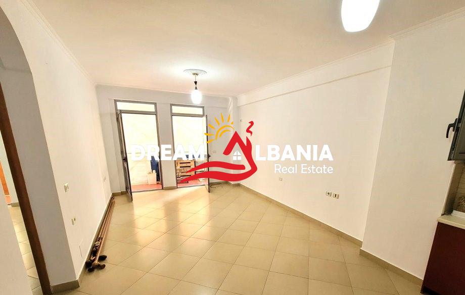 Appartamento con una camera da letto in affitto nella zona di Yzberisht (ID 42111527)