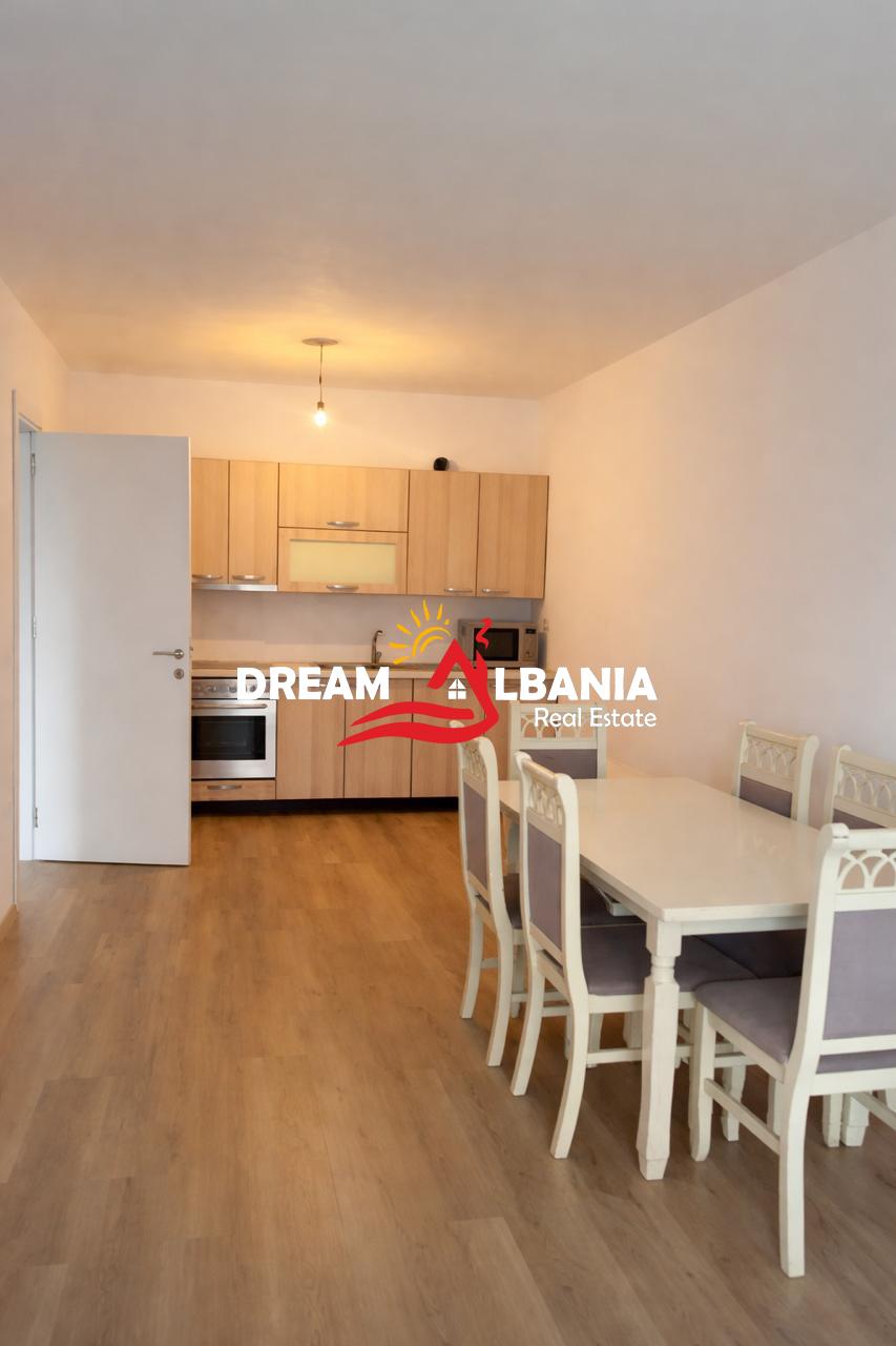Jepet Apartament 1+1 me qera ne zonen e Kombinatit prane Njesise Bashkiake Nr 6 ( ID 42111530 )