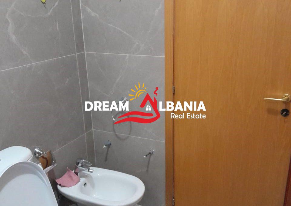 apartament 2+1 me qera zogu i zi (1)