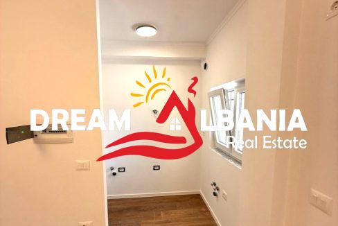 2 garsoniere ne shitje stadiumi dinamo (4)