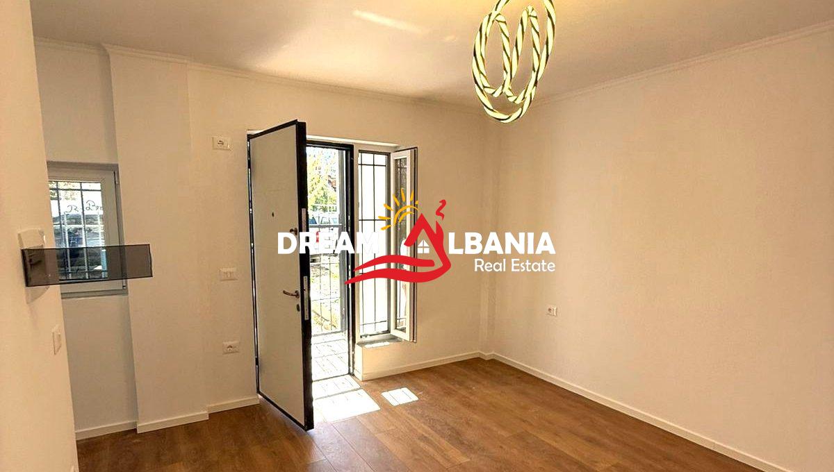 2 garsoniere ne shitje stadiumi dinamo (5)