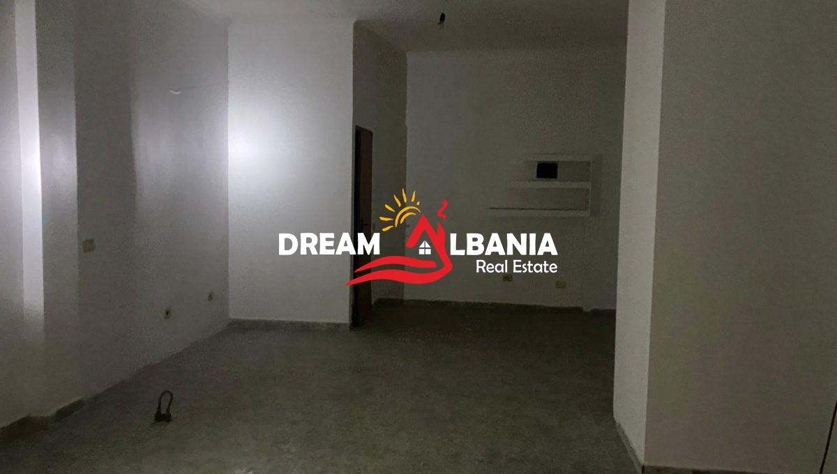 Dyqan per shitje Tirane (4)