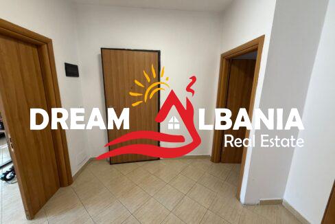 Jepet me qera zyre e mobiluar tek Komuna e Parisit, prane Kristal Center (ID 42611531) (4)