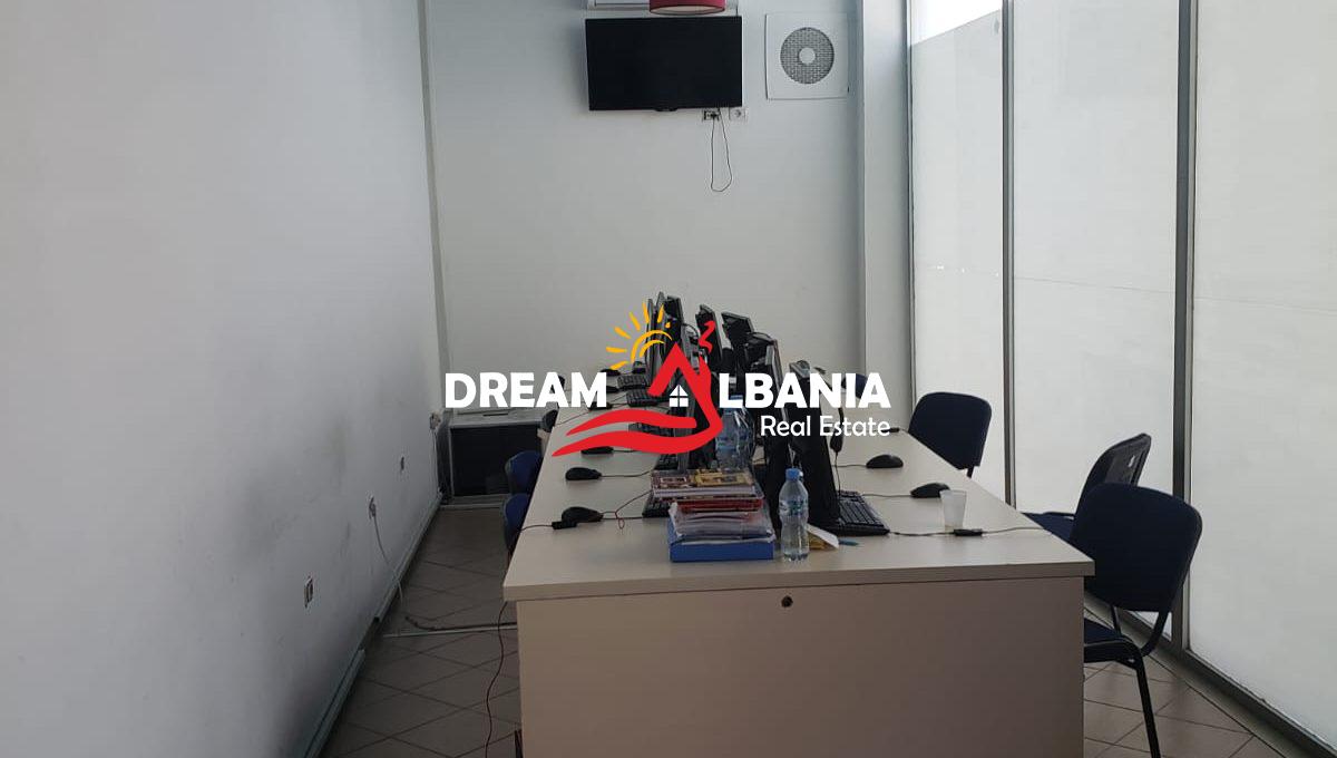 Jepet me qera zyre ne Bulevardin Zogu i Pare prane Ministrise se Drejtesise (ID 42611423) (4)