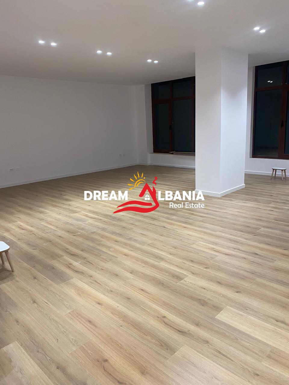 Locale commerciale ad Astira, accanto alla pasticceria Nela 5 (ID 42611419)